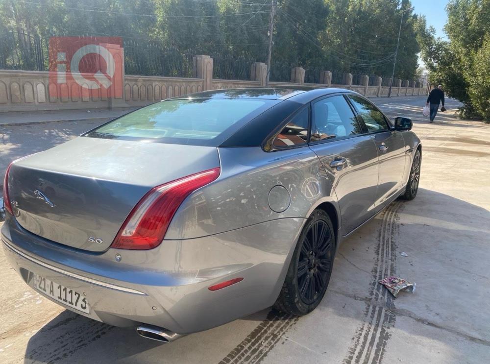 جاكوار XJ